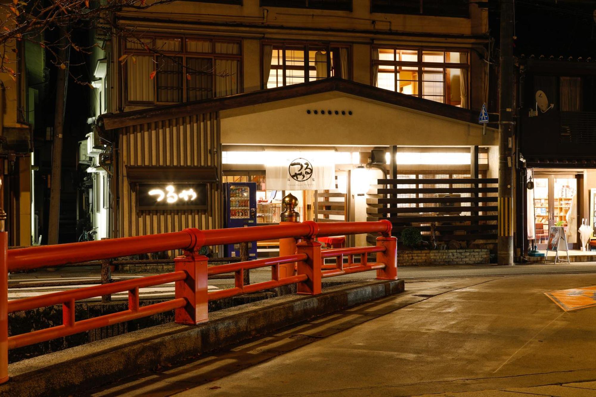 Tsuruya Ryokan Toyooka  Buitenkant foto
