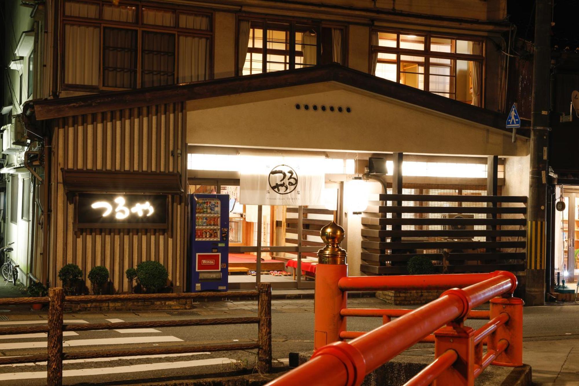 Tsuruya Ryokan Toyooka  Buitenkant foto
